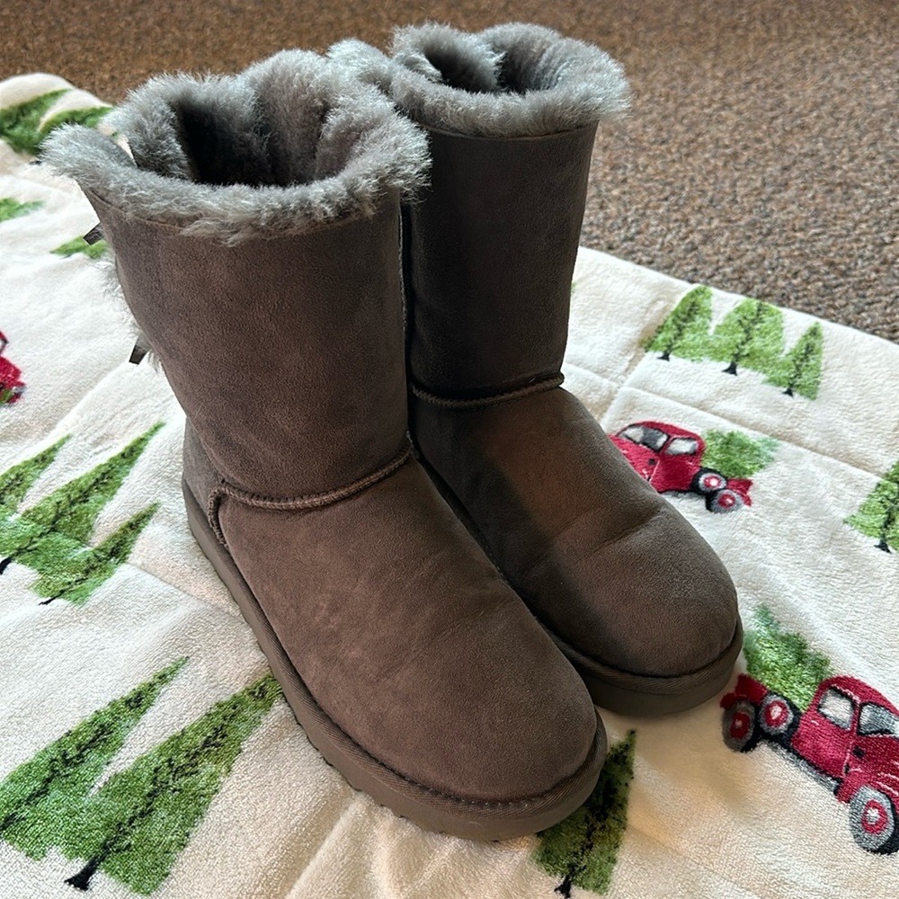 Women’s grey UGG boots. Size 9.